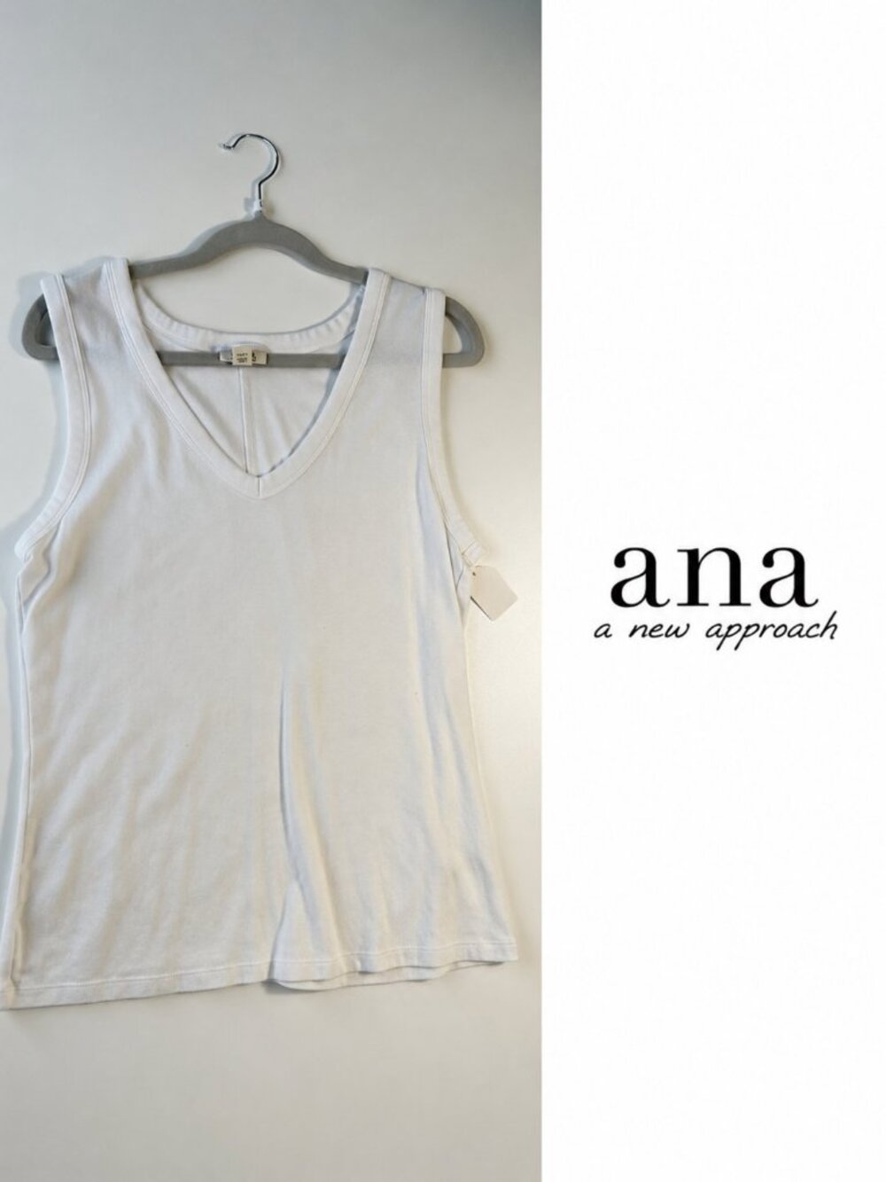 Ana A New Approach White V-Neck Sleeveless Top – Size Large
